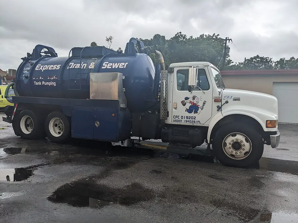 hydro_vacuum_truck_services_webp